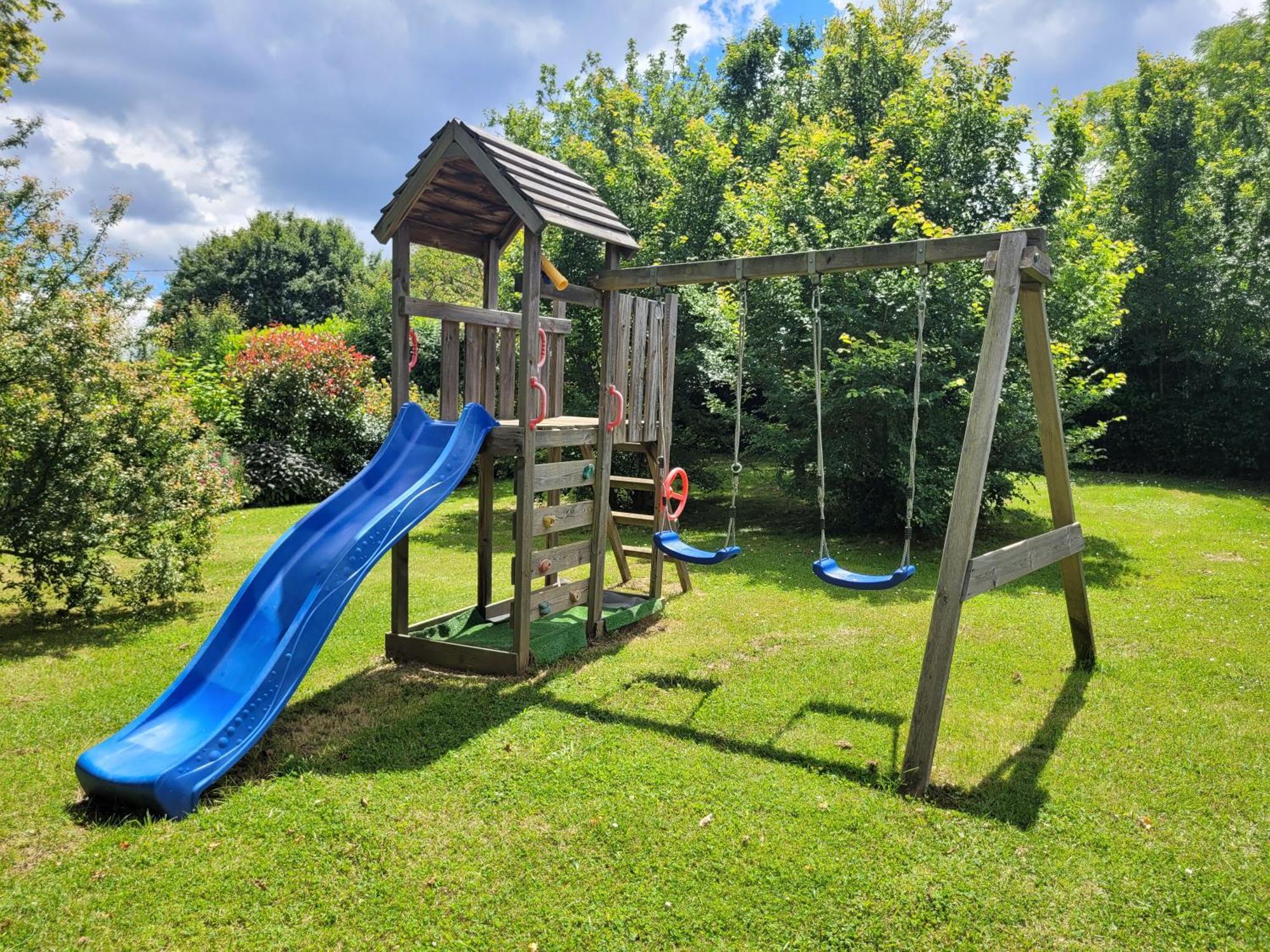 Maison Feerique Et Ludique, Avec Jeux De Piste Saint-Romain-le-Preux Exteriör bild